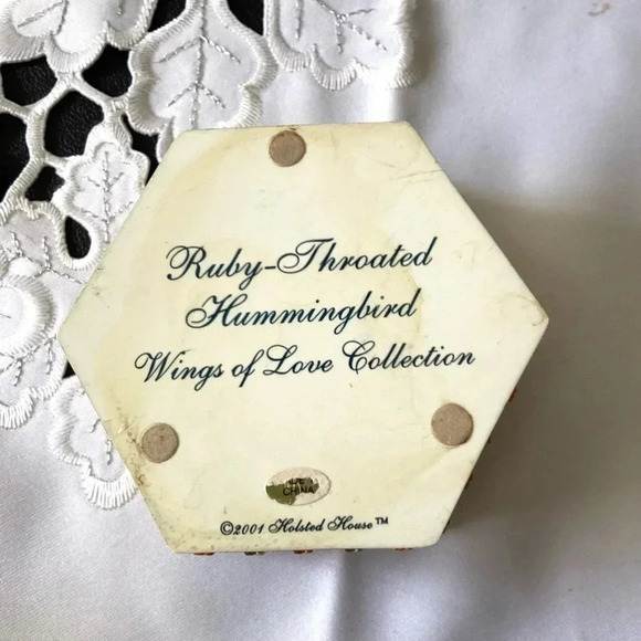 2001 Holsted House Ruby-Throated Hummingbird music trinket box Wings of Love - Picture 8 of 9